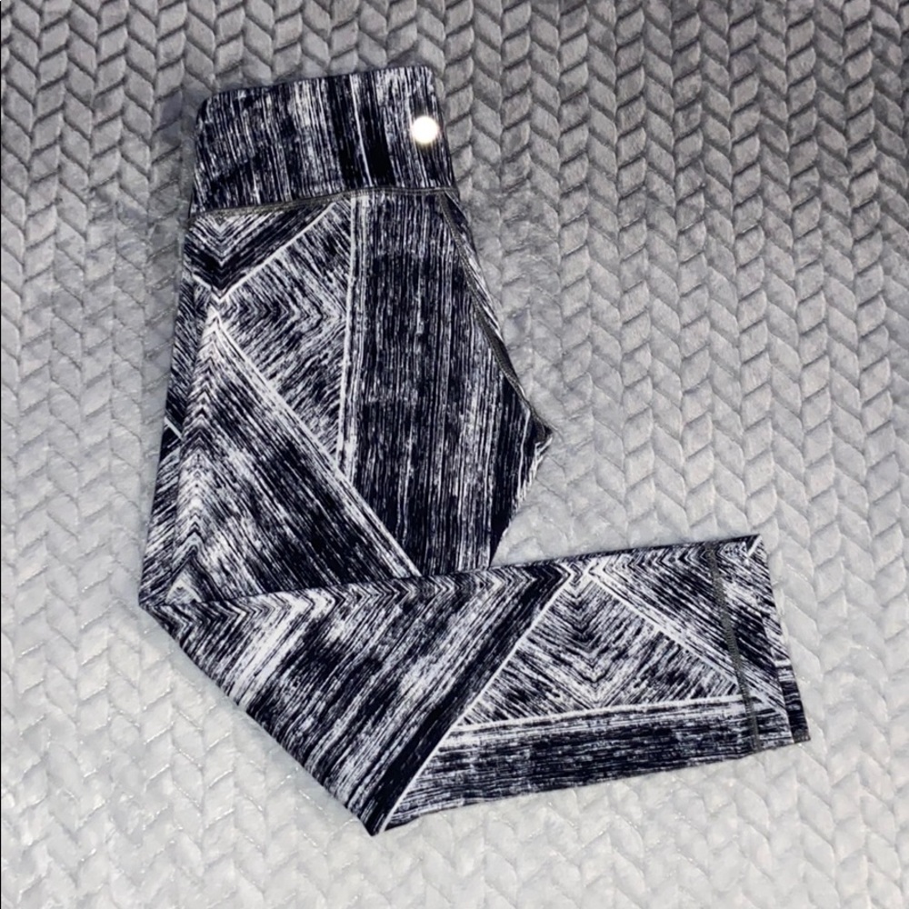 Lululemon cropped leggings